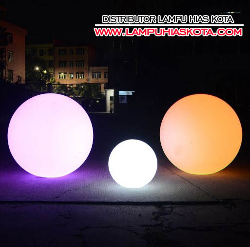 Lampu hias bola besar led untuk taman